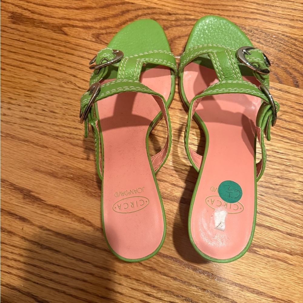 Joan and David Vintage Circa Shoes Never Worn 6 1/2 Gorgeous Color Very Stylish